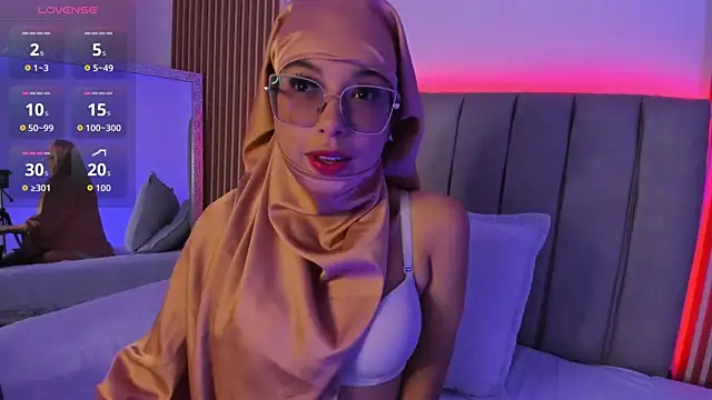 naishaa  online show from 09-24-25, 06:55