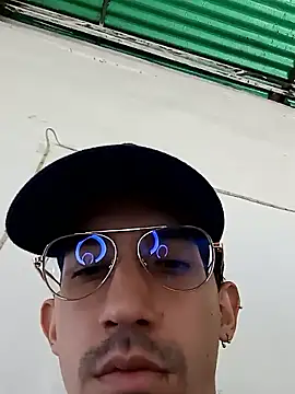 Snapshot of Dilanstrawberry chatting on 03-04-26, 03:51 Dilanstrawberry online show from 03-04-26, 03:51