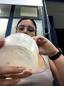 Snapshot of LICEET chatting on 10-06-25, 11:46 LICEET online show from 10-06-25, 11:46