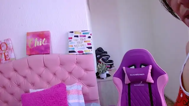 Charlote lowen online show from 10-05-25, 12:58