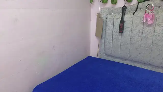 katalinathxandbritney1 online show from 09-26-25, 10:14