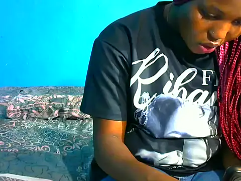 SweetHoney21  online show from 12-20-25, 07:54