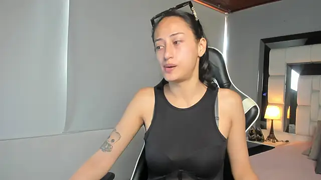 Adhara7 online show from 12-15-25, 08:24