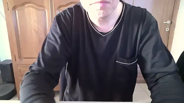 Snapshot of Naughty_toysboy chatting on 01-03-25, 10:52 Naughty toysboy online show from 01-03-25, 10:52