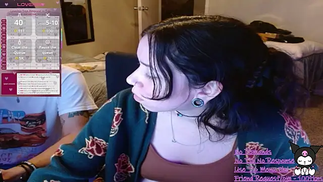 Snapshot of daddysgoodgrl215 chatting on 02-07-26, 04:27 daddysgoodgrl215 online show from 02-07-26, 04:27