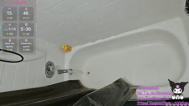 Snapshot of daddysgoodgrl215 chatting on 02-13-26, 01:56 daddysgoodgrl215 online show from 02-13-26, 01:56