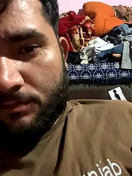 Snapshot of amitsharma7868 chatting on 10-12-25, 06:07 amitsharma7868 online show from 10-12-25, 06:07