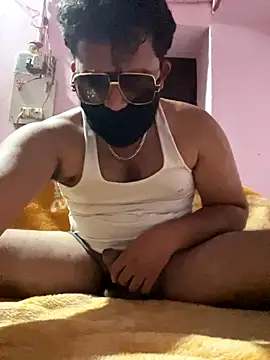 Snapshot of amitsharma7868 chatting on 11-12-25, 03:45 amitsharma7868 online show from 11-12-25, 03:45