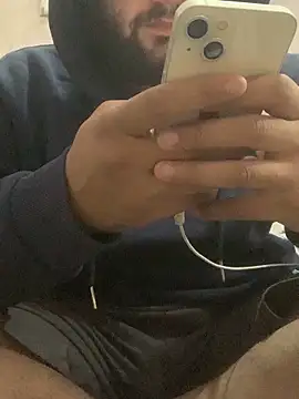 Snapshot of amitsharma7868 chatting on 11-26-25, 03:46 amitsharma7868 online show from 11-26-25, 03:46