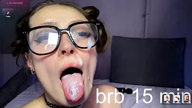 Snapshot of cutemilana_sexwife chatting on 02-01-26, 02:26 cutemilana sexwife online show from 02-01-26, 02:26