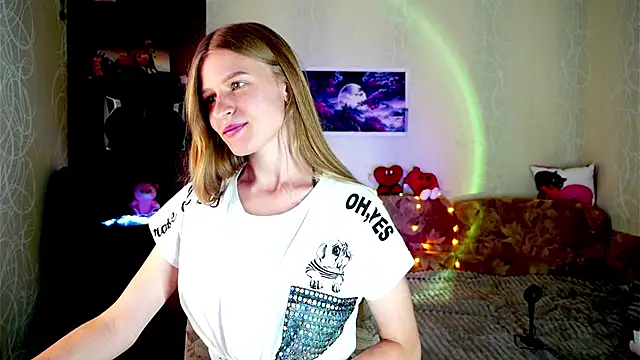 Snapshot of Luntryy chatting on 09-11-25, 09:20 Luntryy online show from 09-11-25, 09:20