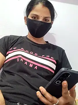 poojam93 online show from 09-29-25, 01:22