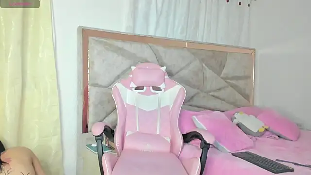 kendal hot01 online show from 10-08-25, 09:56