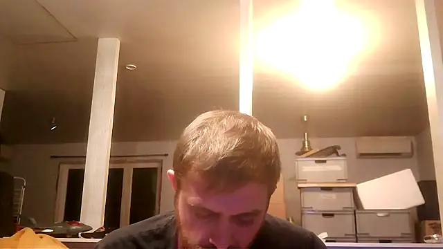 Snapshot of Bikerhot883hd chatting on 10-31-25, 08:32 Bikerhot883hd online show from 10-31-25, 08:32