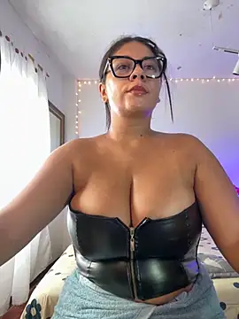 Snapshot of samanthahut1 chatting on 09-28-25, 04:56 samanthahut1 online show from 09-28-25, 04:56