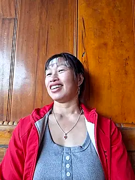 Snapshot of ngocngoc_cute chatting on 10-18-25, 03:53 ngocngoc cute online show from 10-18-25, 03:53