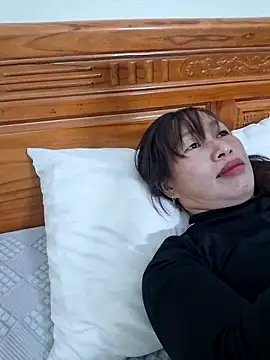 Snapshot of ngocngoc_cute chatting on 12-21-25, 01:18 ngocngoc cute online show from 12-21-25, 01:18