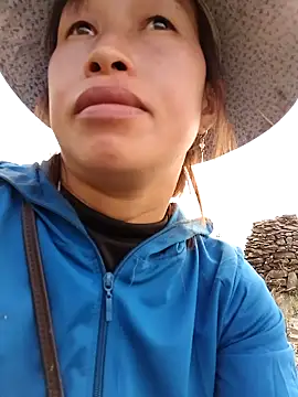 Snapshot of ngocngoc_cute chatting on 12-22-25, 03:03 ngocngoc cute online show from 12-22-25, 03:03