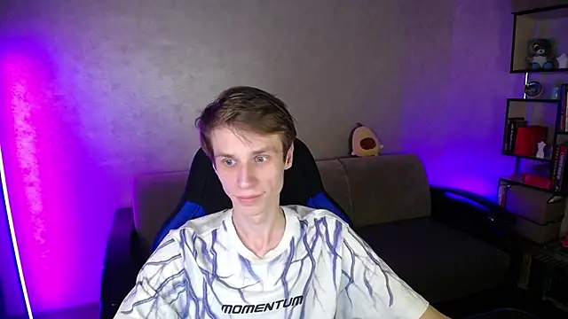 Snapshot of yes_cute_boy_ chatting on 10-29-25, 06:53 yes cute boy  online show from 10-29-25, 06:53