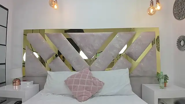 BriannaHill  online show from 12-19-25, 12:34