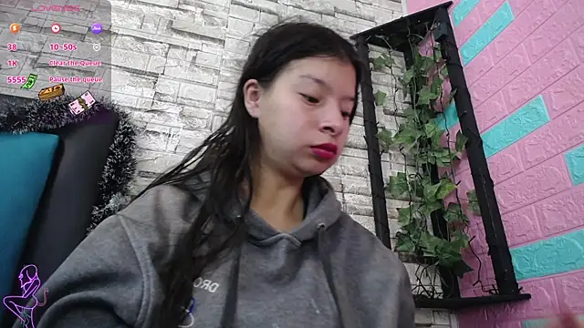 maily can online show from 12-19-25, 12:45