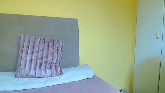 thique doll online show from 09-13-25, 09:03