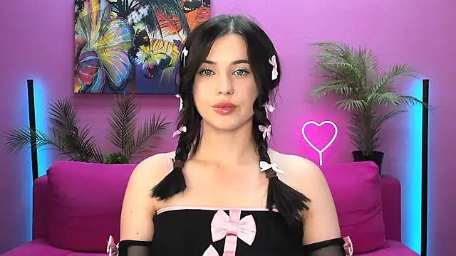 Snapshot of lil_angel_ chatting on 09-23-25, 02:09 lil angel online show from 09-23-25, 02:09