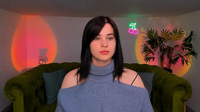 Snapshot of lil_angel_ chatting on 10-13-25, 08:58 lil angel online show from 10-13-25, 08:58