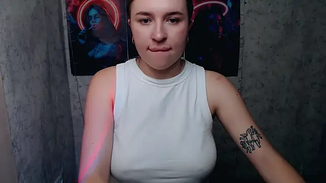 JuliaTopp  online show from 11-03-25, 07:20