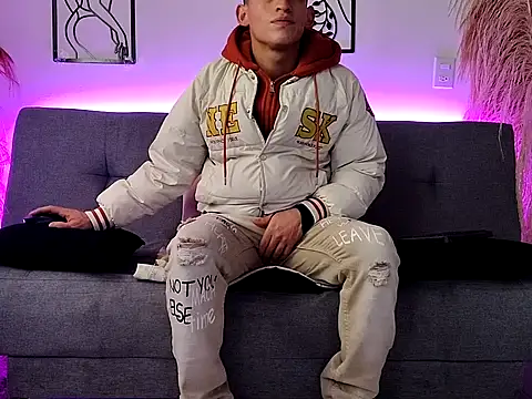 Masterblue hot online show from 12-18-25, 11:49