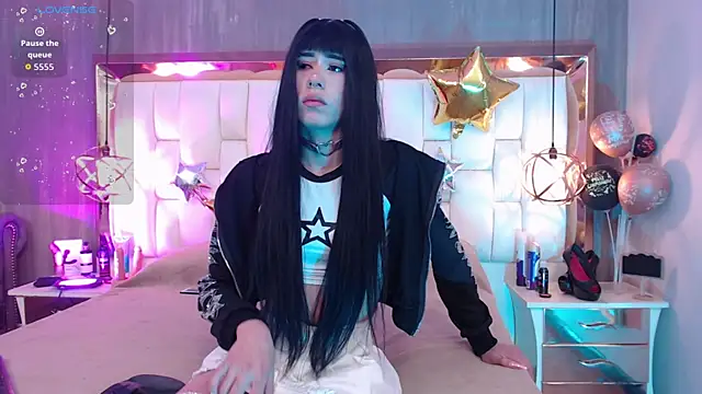 Foxxy Doll online show from 11-08-25, 04:29