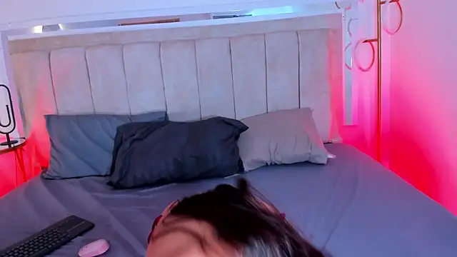 ZoeBarnett online show from 11-06-25, 06:09