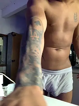 Novindot23cm online show from 11-28-25, 03:47