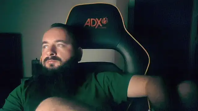 LondonMan1988 online show from 10-30-25, 06:52