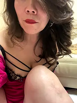 Snapshot of anna_yngs chatting on 11-01-25, 11:07 anna yngs online show from 11-01-25, 11:07