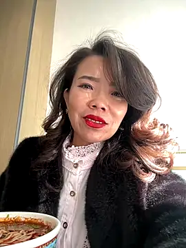 Snapshot of anna_yngs chatting on 11-04-25, 07:07 anna yngs online show from 11-04-25, 07:07