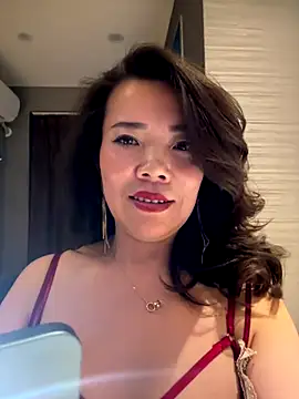 Snapshot of anna_yngs chatting on 11-24-25, 02:06 anna yngs online show from 11-24-25, 02:06