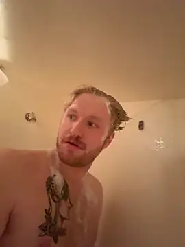 Snapshot of trashyd chatting on 11-27-25, 11:40 trashyd online show from 11-27-25, 11:40