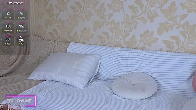 Snapshot of Angell_Wild chatting on 10-30-25, 01:01 Angell Wild online show from 10-30-25, 01:01