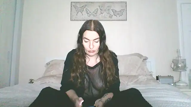 Snapshot of EllaKent chatting on 01-07-26, 03:36 EllaKent online show from 01-07-26, 03:36