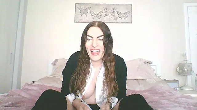 Snapshot of EllaKent chatting on 01-17-26, 10:09 EllaKent online show from 01-17-26, 10:09