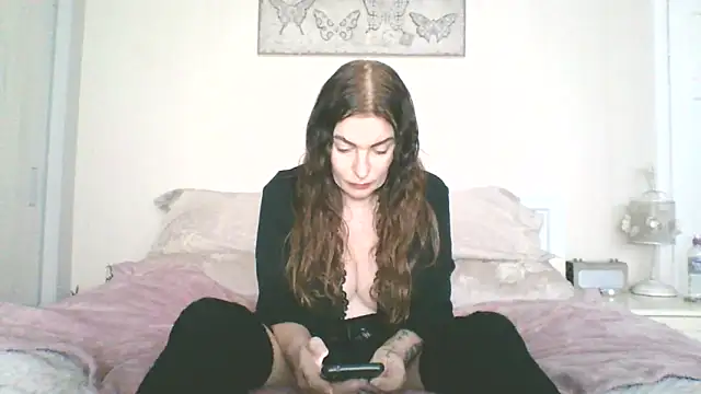 Snapshot of EllaKent chatting on 02-04-26, 03:40 EllaKent online show from 02-04-26, 03:40