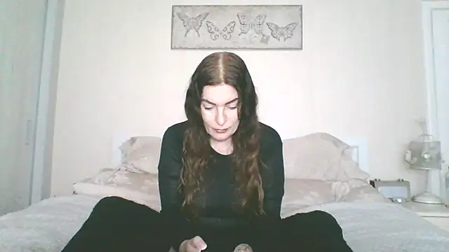 Snapshot of EllaKent chatting on 02-12-26, 03:40 EllaKent online show from 02-12-26, 03:40