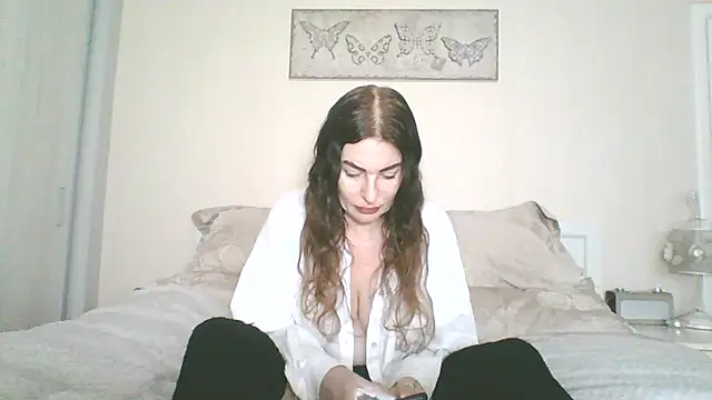 Snapshot of EllaKent chatting on 02-23-26, 03:31 EllaKent online show from 02-23-26, 03:31