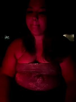 Snapshot of 1n0nlythroat chatting on 09-17-25, 07:32 1n0nlythroat online show from 09-17-25, 07:32