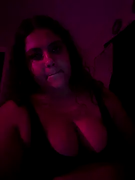 Snapshot of 1n0nlythroat chatting on 09-24-25, 03:21 1n0nlythroat online show from 09-24-25, 03:21