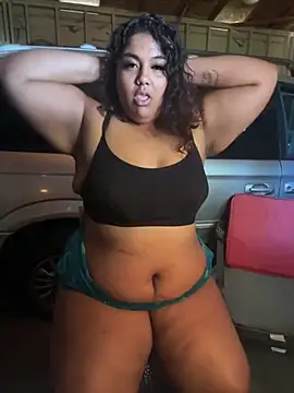 Snapshot of 1n0nlythroat chatting on 09-28-25, 06:24 1n0nlythroat online show from 09-28-25, 06:24