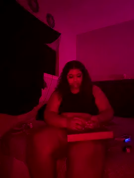 Snapshot of 1n0nlythroat chatting on 10-07-25, 02:20 1n0nlythroat online show from 10-07-25, 02:20