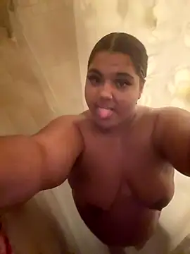 Snapshot of 1n0nlythroat chatting on 10-16-25, 02:12 1n0nlythroat online show from 10-16-25, 02:12