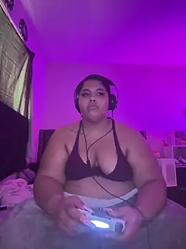 Snapshot of 1n0nlythroat chatting on 10-31-25, 05:58 1n0nlythroat online show from 10-31-25, 05:58